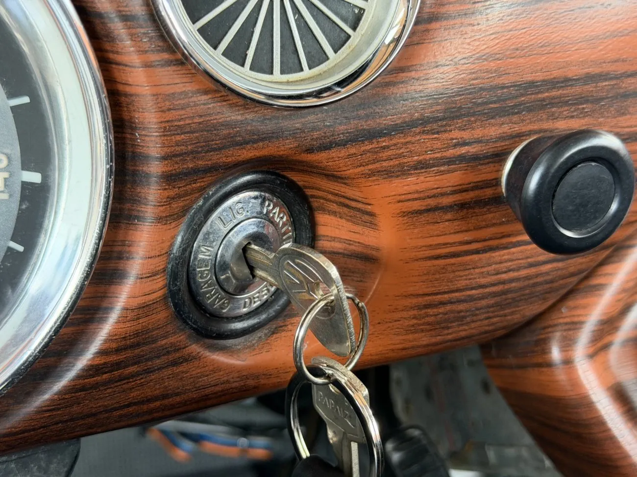Detalhes da traseira e compartimento de carga da VW Variant 1971