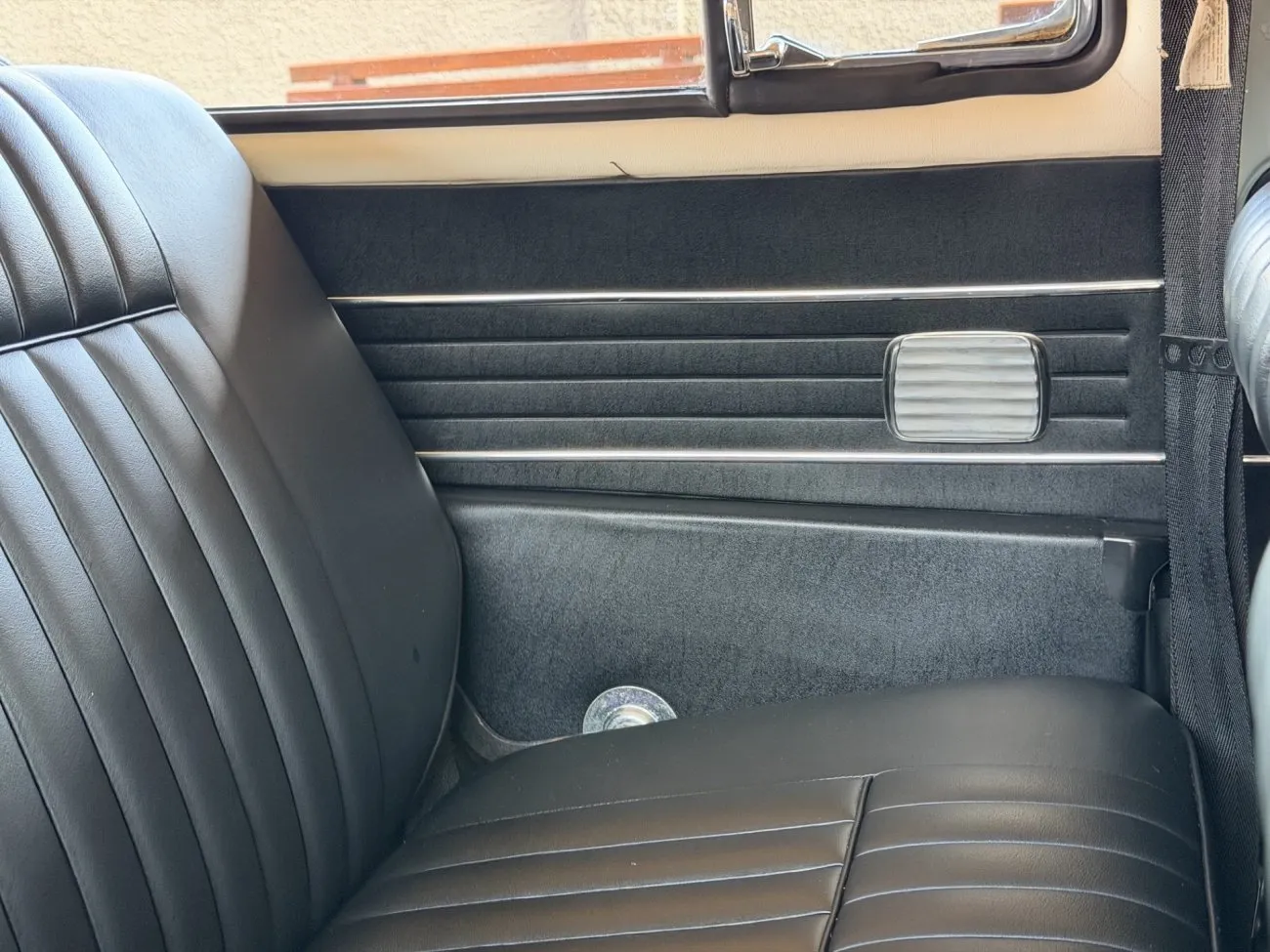 Volkswagen Variant 1971 frente alta em imagem para estudo de mecânica de carro antigo