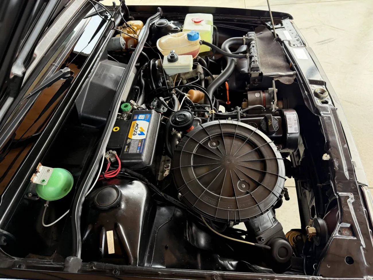 VW Voyage Sport 1993 exposto como automóvel de coleção