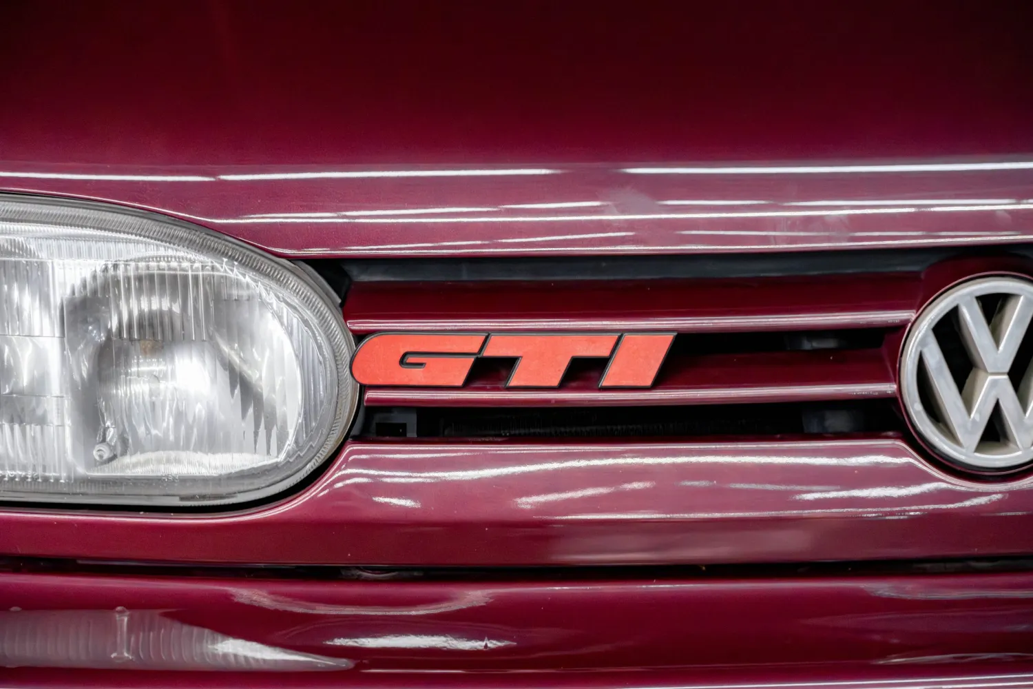 Assoalho e estrutura de um Volkswagen Golf GTI 1995