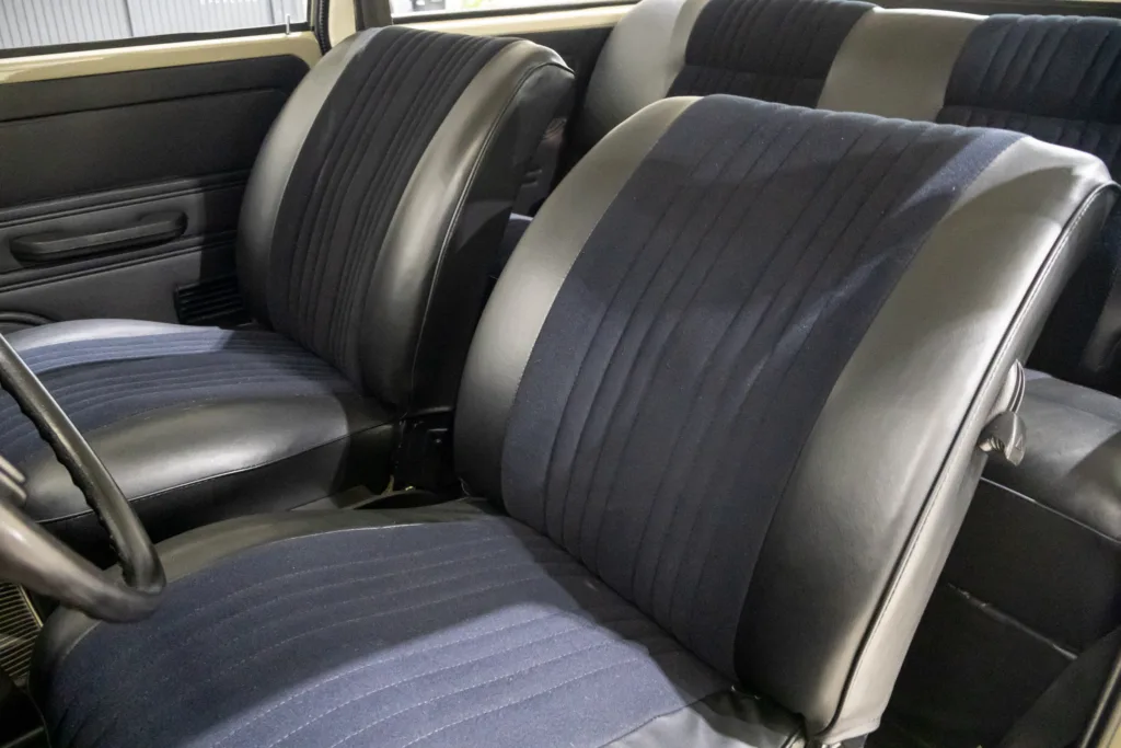 Painel e comandos internos da Volkswagen Variant II