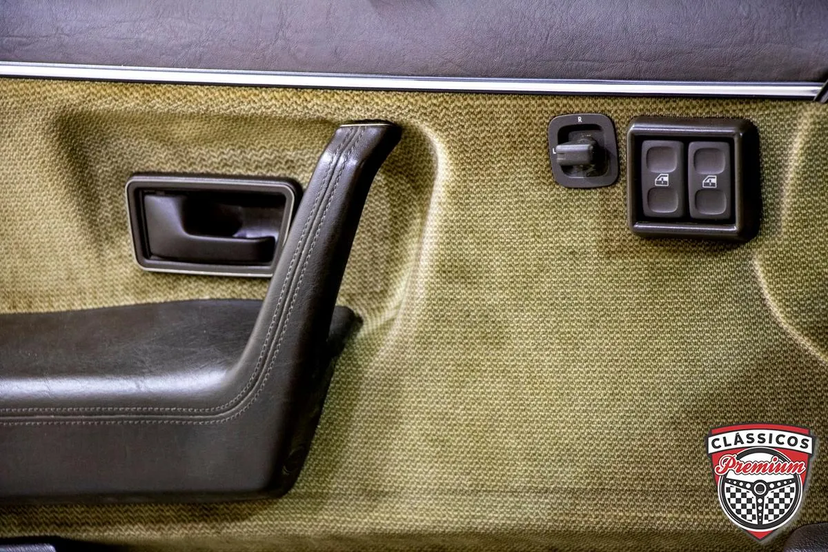 Volkswagen Santana GLS 1989 em excelente apresentação externa