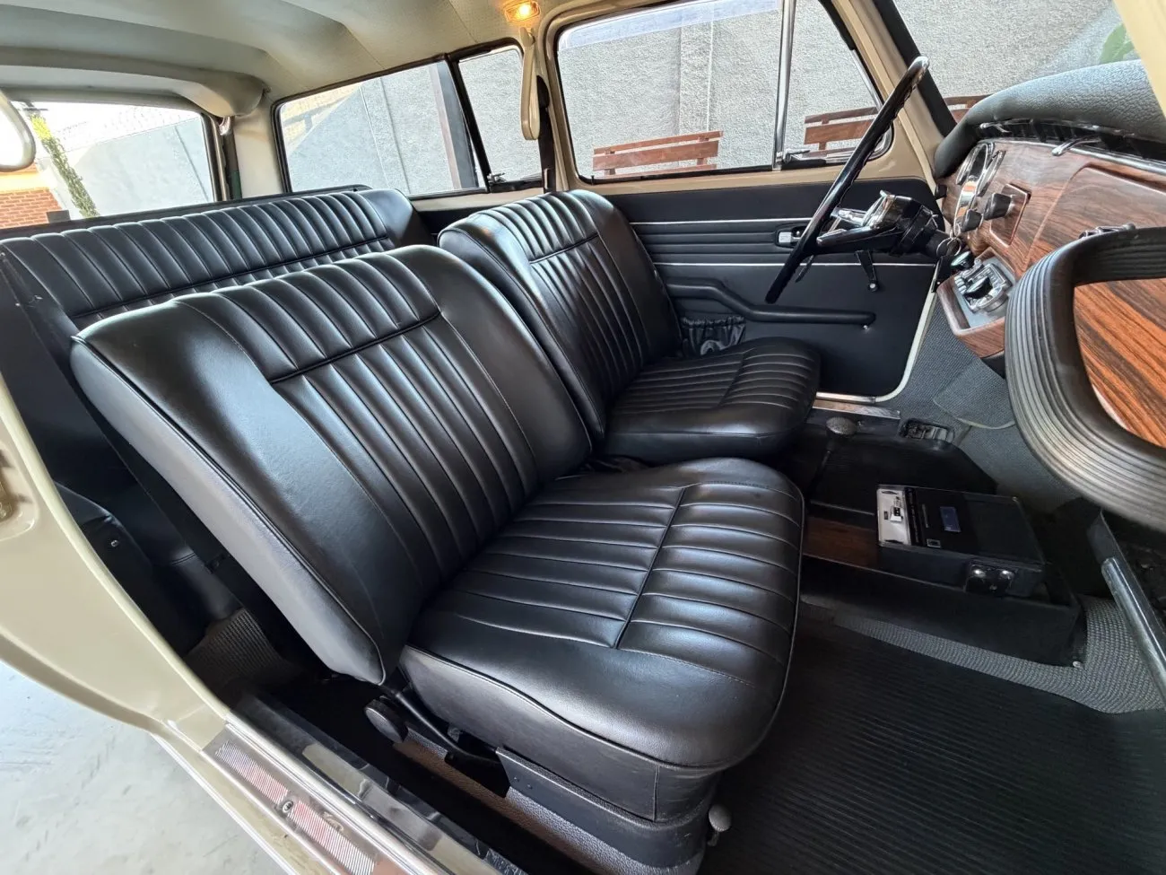 Bancos dianteiros e interior da Volkswagen Variant