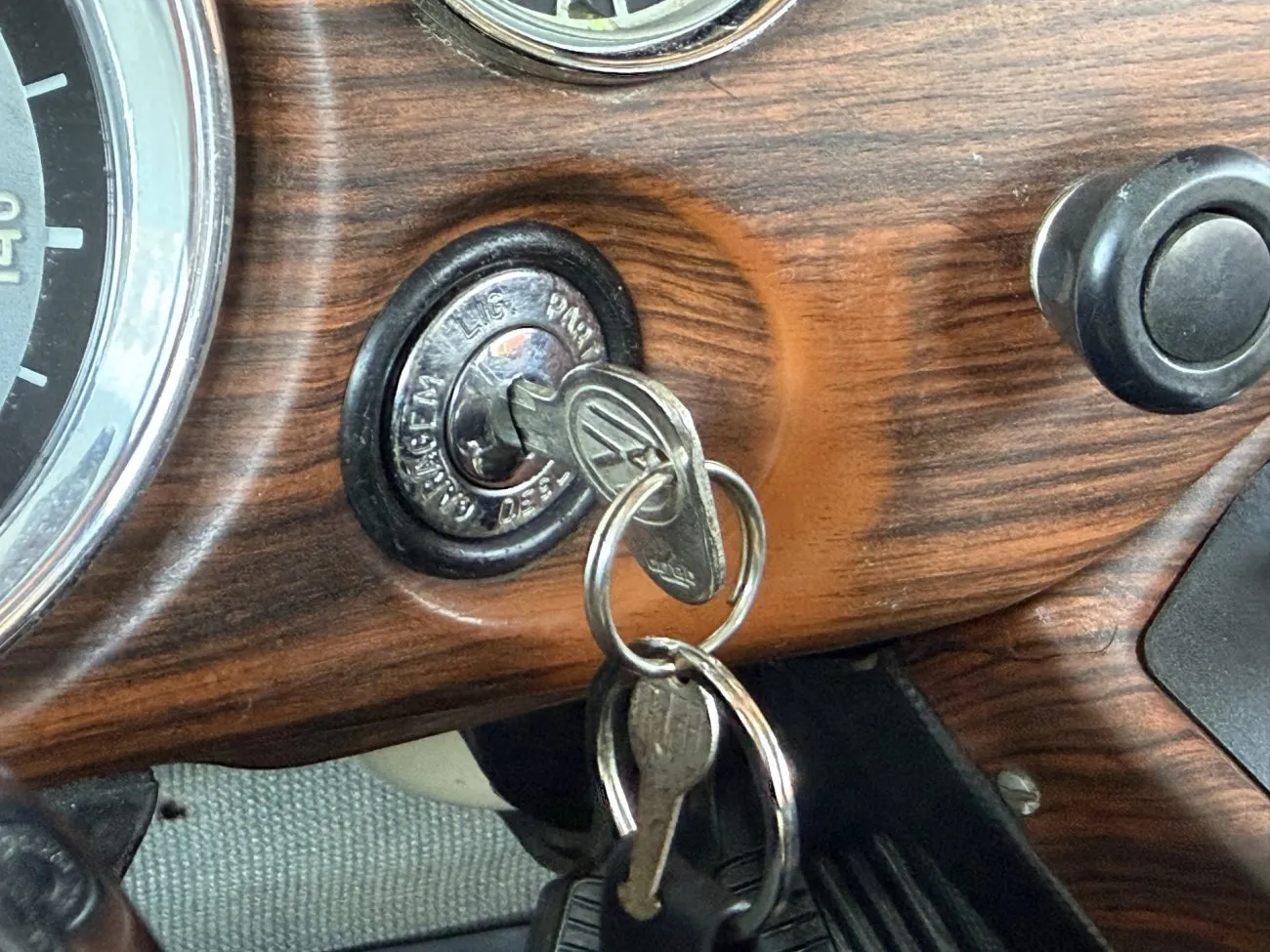 Chave de ignição instalada no painel da Volkswagen Variant