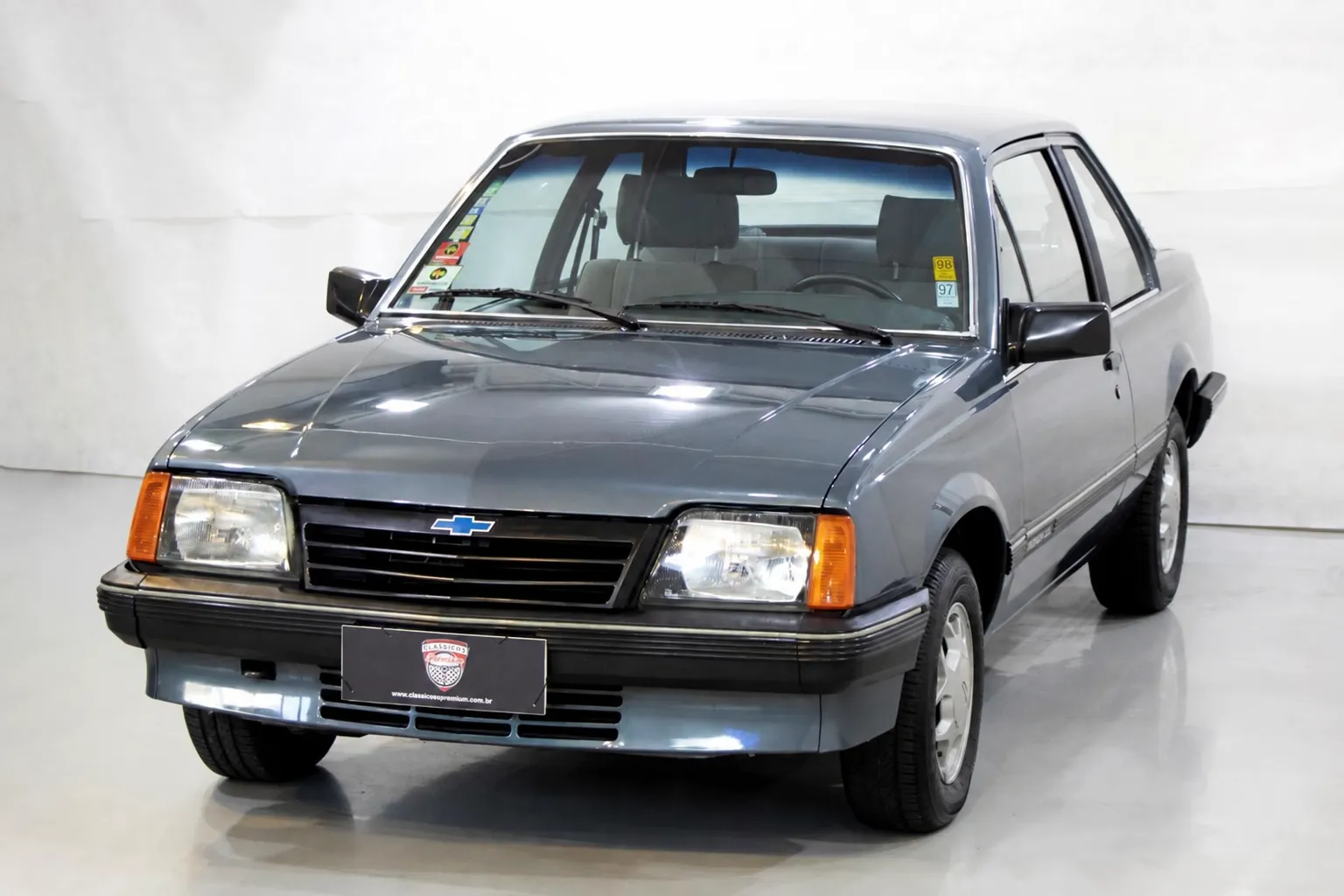 Chevrolet Monza SL 1988: o que olhar antes de comprar este clássico a álcool