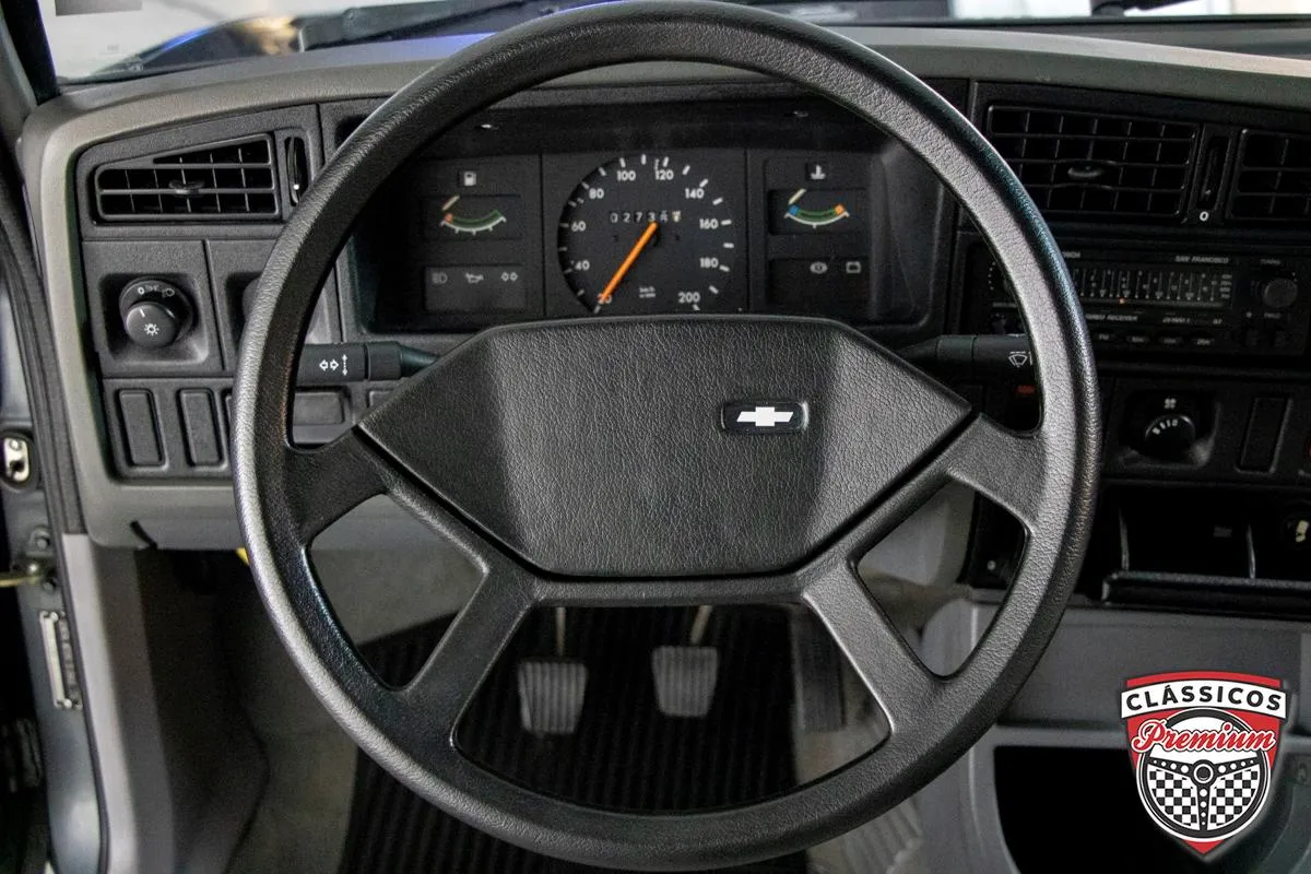 Chevrolet Monza antigo ano 1988 versão SL 1.8 a álcool