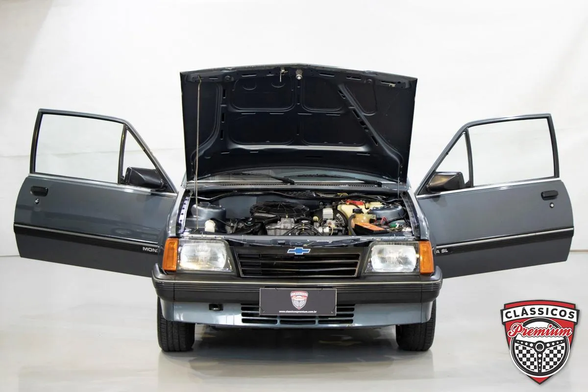 Chevrolet Monza SL 1.8 álcool ano 1988 em fotografia histórica automotiva