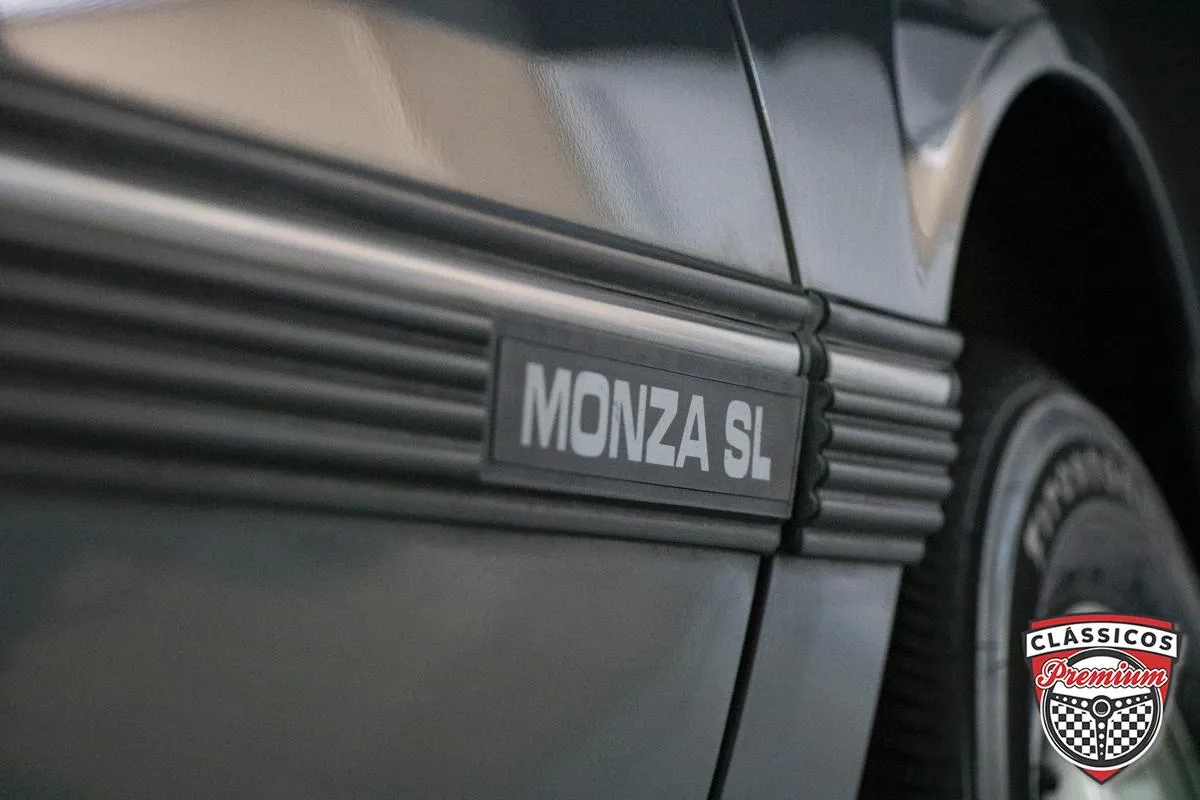 Chevrolet Monza antigo SL 1.8 a álcool em registro visual do ano 1988