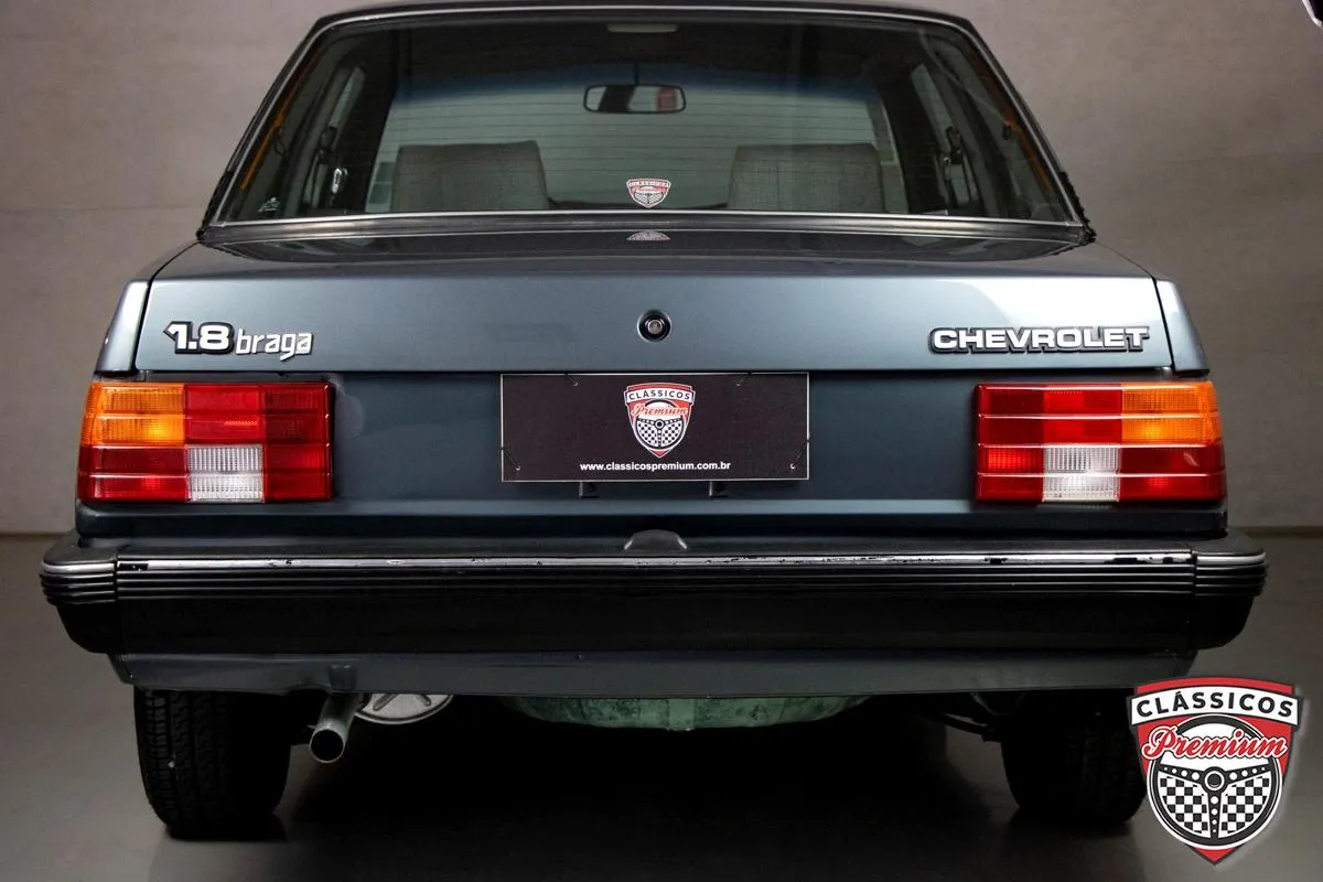 Chevrolet Monza SL a álcool 1988 em documentação fotográfica de carro clássico