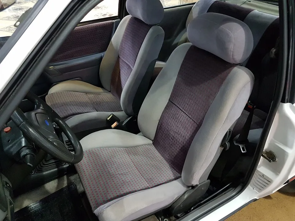 Fotos de carros antigos e mecânica com Ford Escort XR3 CHT 1988