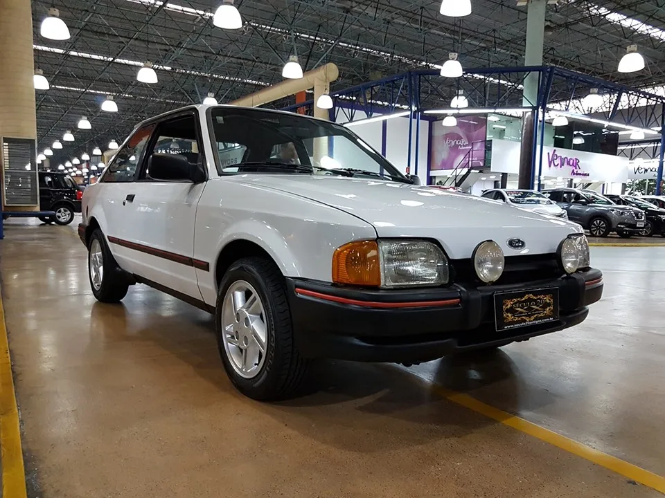Fotografia do Ford Escort XR3 CHT 1.6 ano 1988