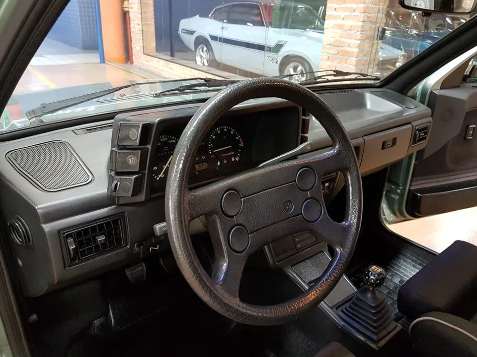 Gol GTS 1990 carro antigo Volkswagen em registro para restauração