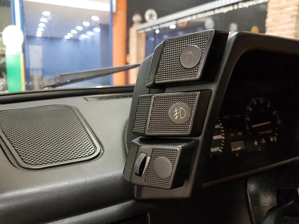 Gol GTS 1990 em fotos para planejamento de restauração automotiva