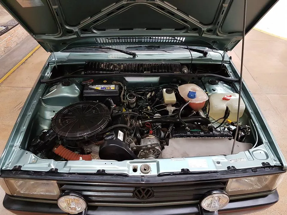 VW Gol GTS 1990 em fotos de carros antigos para checklist pré-compra