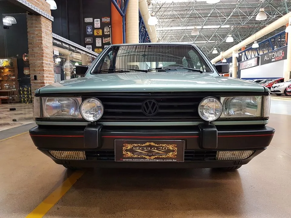 VW Gol GTS AP 1.8 1990 em registro fotográfico de veículo clássico